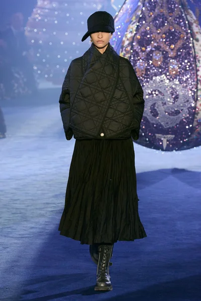 Look 18